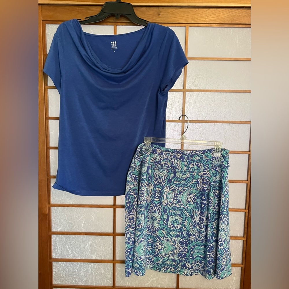 Title Nine Blue Floral Shirt and Blue T Size Large